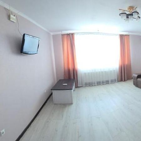 Apartment On Parkovaya تشورنومورسك المظهر الخارجي الصورة